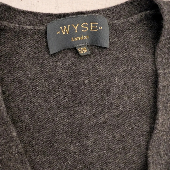 WYSE  LONDON Grey 30% Cashmere 70% Wool V Neck  Gold Sequined Sweater Size S/M - Picture 7 of 14